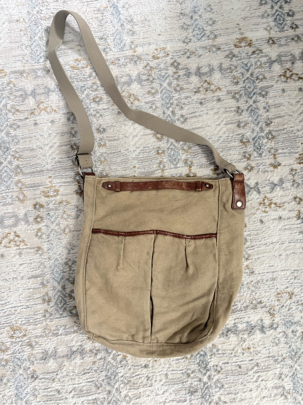 American Eagle Outfitters • vintage utility crossbody bag